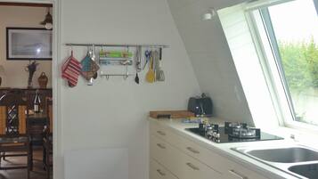 Réfrigérateur, micro-ondes, four, lave-vaisselle