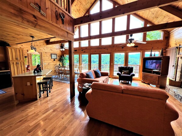 Reproductor de DVD y futbolito 