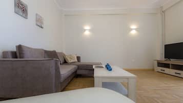 Luxury Apartment, 2 Bedrooms, Non Smoking, City View | Living area | 32-inch TV with digital channels