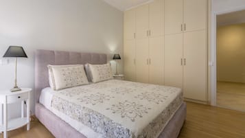 Luxury Apartment, 2 Bedrooms, Non Smoking, City View | 2 bedrooms, desk, soundproofing, iron/ironing board