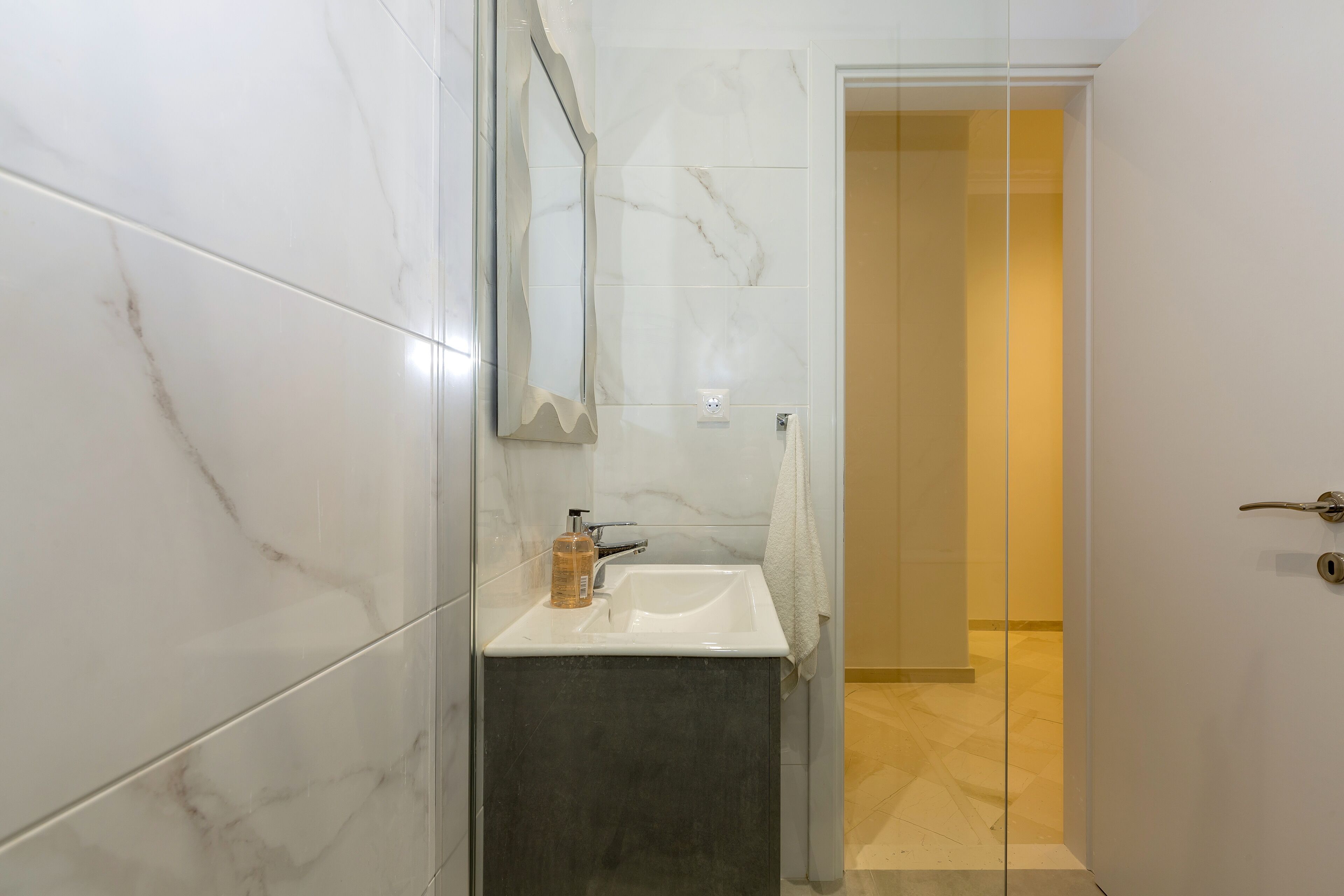 奢華公寓, 2 間臥室, 非吸煙房, 城市景觀 | 浴室 | 免費盥洗用品、吹風機、毛巾、肥皂