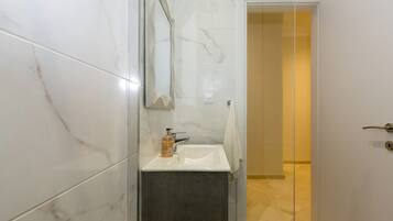 Luxury Apartment, 2 Bedrooms, Non Smoking, City View | Bathroom | Free toiletries, hair dryer, towels, soap
