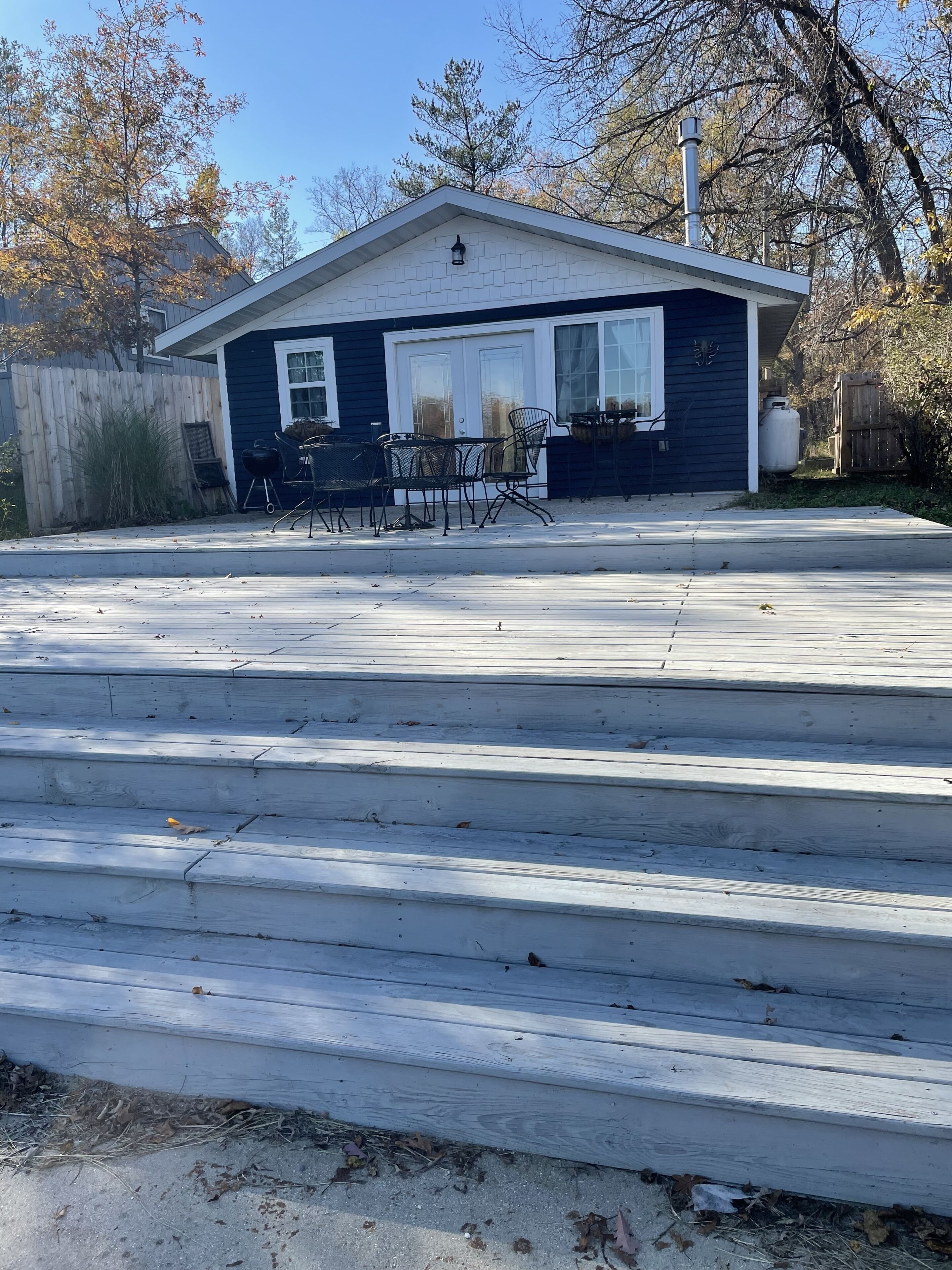Very quaint, small Cottage on historic Idlewild lake