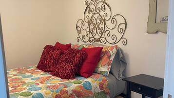 1 bedroom, bed sheets
