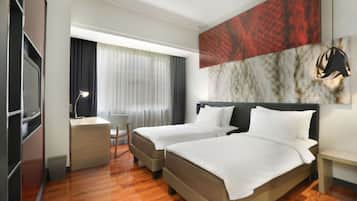 In-room safe, desk, laptop workspace, free WiFi