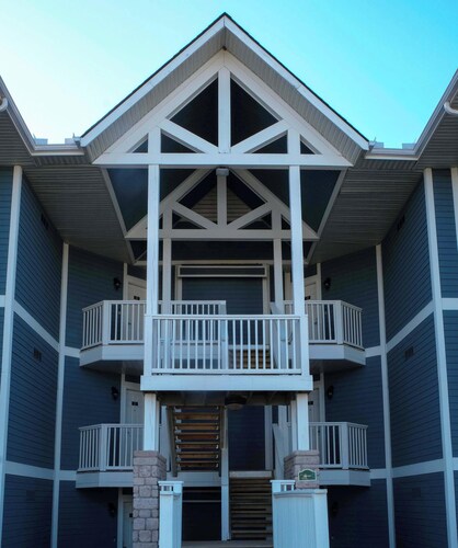 Charming Copeland 1-bed Condo + patio + hot tub