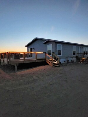 Exterior - Waubay Lake Retreat- Huge deck, firepit, AC (Waubay)
