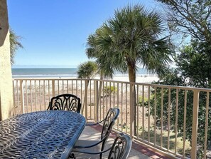 Outdoor dining - Luxury Ocean View Villa w/ Pool on Hilton Head (Hilton Head Island)