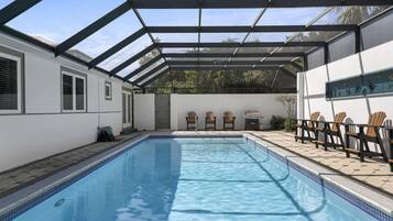 House, 4 Bedrooms | Pool