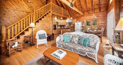 Lakefront Cabin with Guest Cabin and Rec Room. Sleeps 14