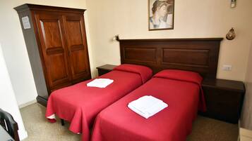 3 bedrooms, in-room safe, iron/ironing board, free WiFi