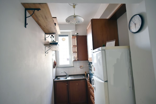 Appartement classique | Cuisine privée | Réfrigérateur grande capacité avec congélateur, un four