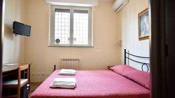 Classic Apartment | 3 bedrooms, in-room safe, iron/ironing board, free WiFi