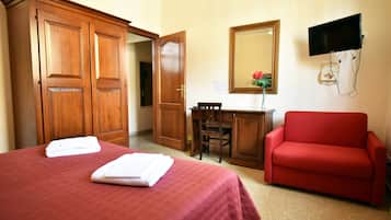 Classic Apartment | 3 bedrooms, in-room safe, iron/ironing board, free WiFi