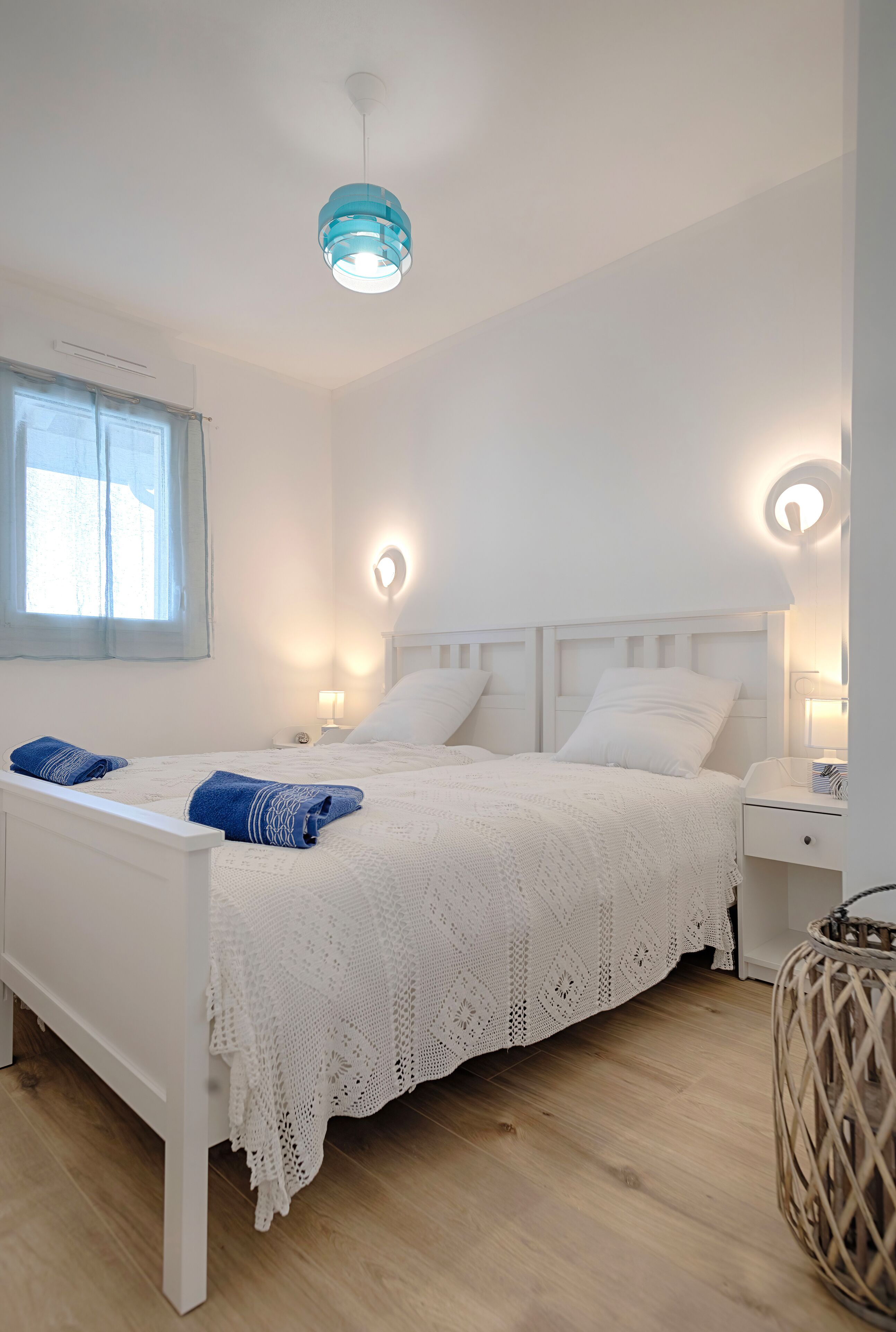 2 chambres, fer et planche à repasser, lit parapluie, draps fournis