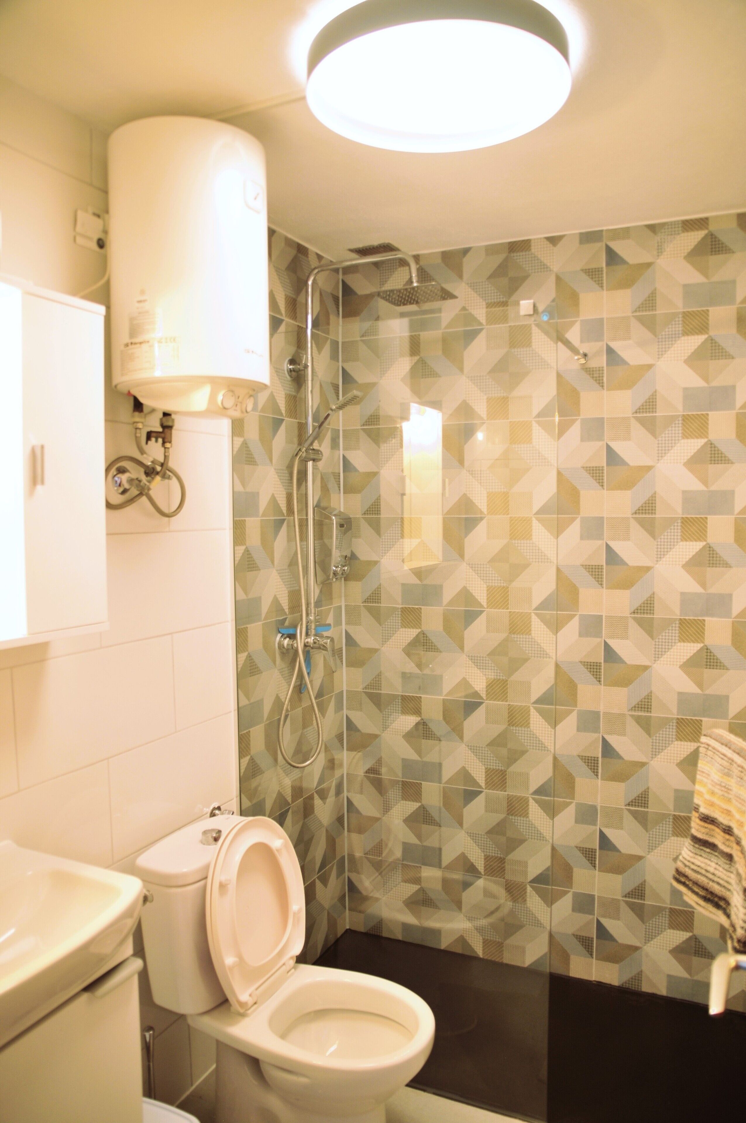 浴缸、吹风机、毛巾