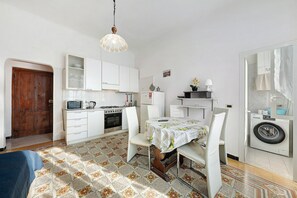 Dining - Apartment "Casa Veronica" near the sea with Wi-Fi (Levanto (SP))
