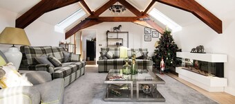 ROUNDHILL COACH HOUSE - set in a stunning location in the Yorkshire Dales