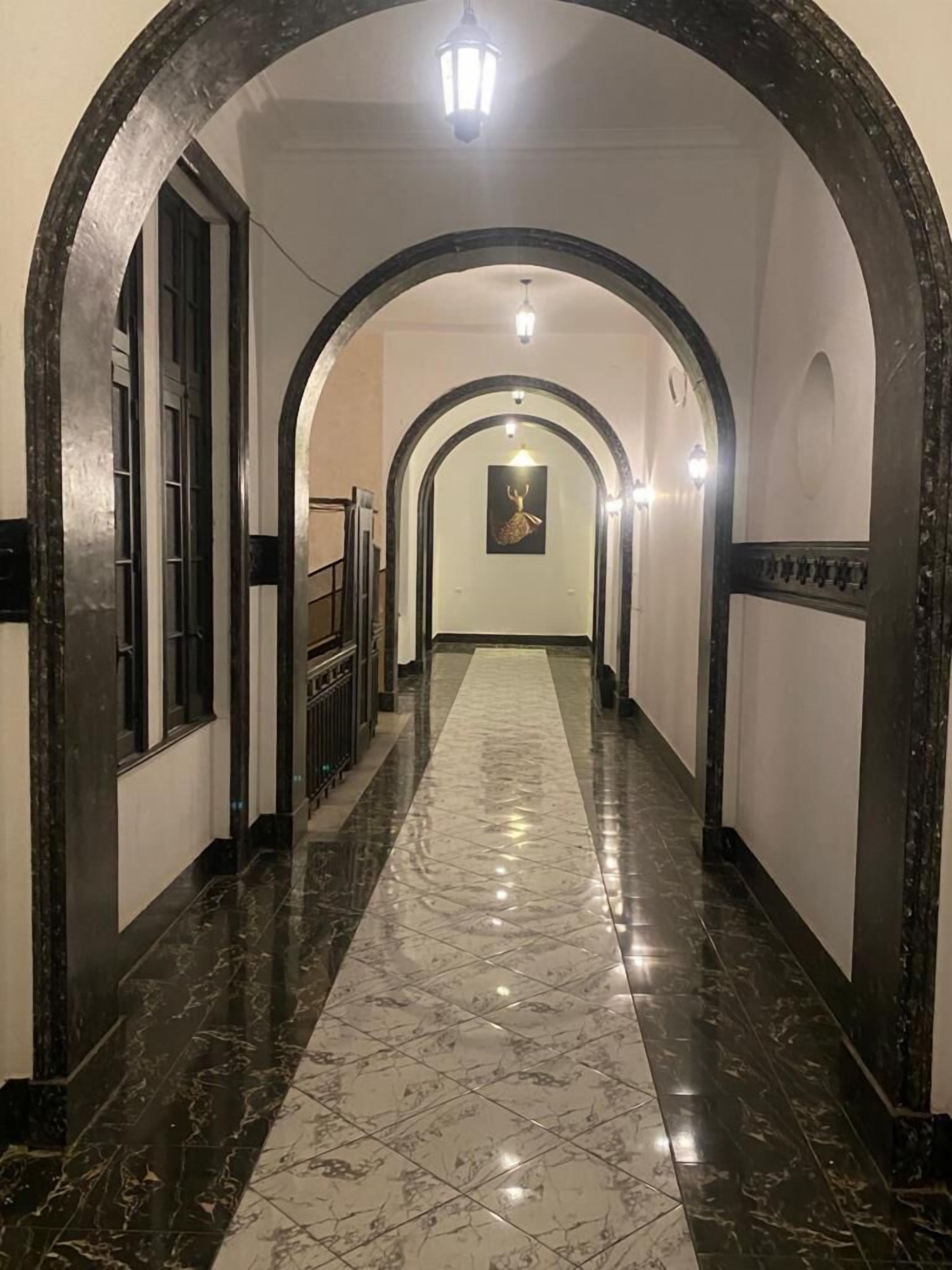 Photo - Gresham Hotel