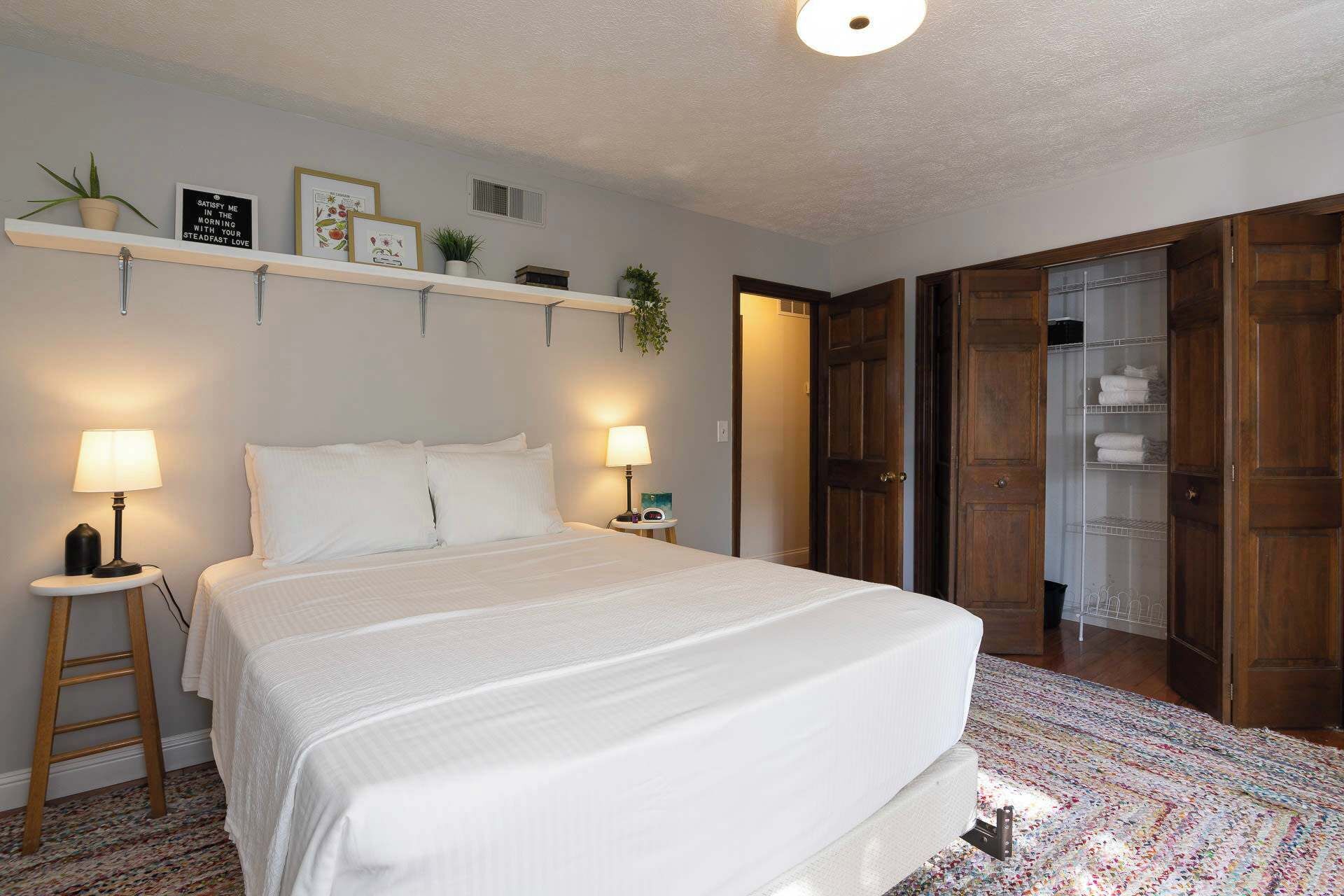 3 chambres, fer et planche à repasser, Wi-Fi, draps fournis