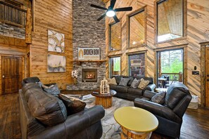 Kamin, Videospiele, Tischfußball, Tischtennisplatte