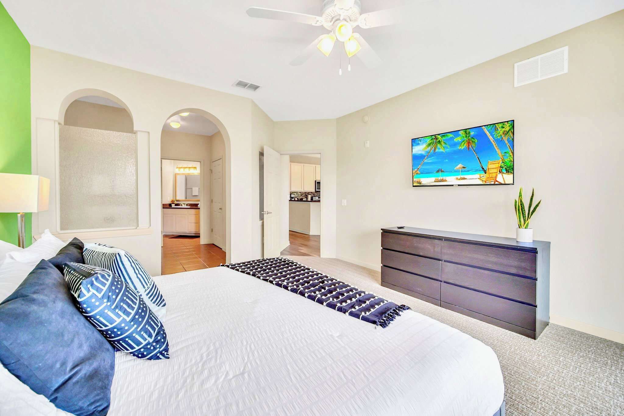 2 quartos, ferros/tábuas de passar roupa, Wi-Fi, roupa de cama