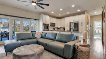 Smart TV, table football