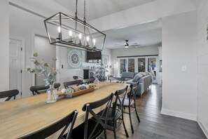 Dining - Hot Tub, Pool Table & Fire pit! Modern Farmhouse! (Logan)