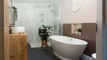 Bathtub, hair dryer