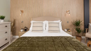 2 bedrooms, iron/ironing board, Internet, bed sheets