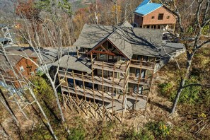 Cabin, 5 Bedrooms | Exterior