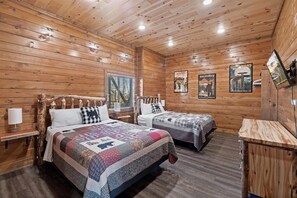 Cabin, 5 Bedrooms | 5 bedrooms, free WiFi