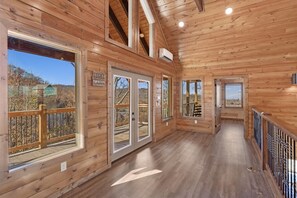 Interior - Smokey Treats 5 Bedroom Cabin by RedAwning (Gatlinburg)