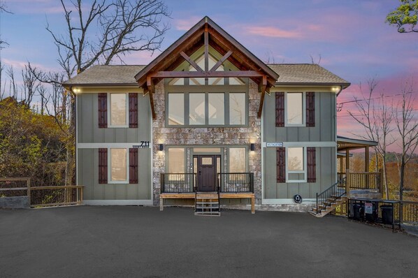 Cabin, 5 Bedrooms | Exterior