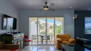 Condo, 2 Bedrooms | Living room