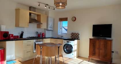 Central Taunton 2-bedroom apartment, great views!