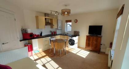 Central Taunton 2-bedroom apartment, great views!