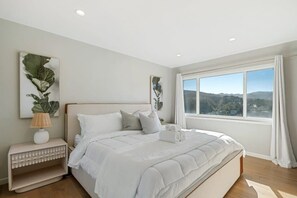 4 bedrooms, desk, iron/ironing board, free WiFi
