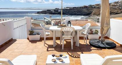 Harmony Beach House - 2BR Sea Views Terrace