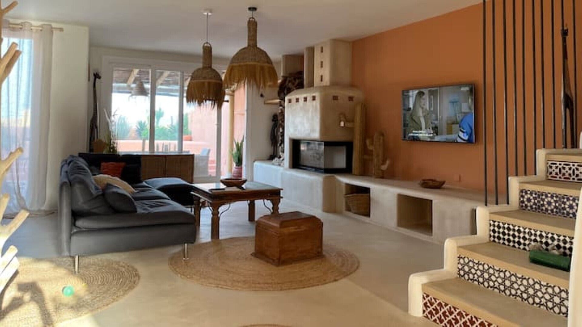 Smart-tv en een open haard