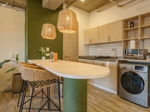 Fridge, microwave, oven, stovetop - w* | Divine Loft w/ balcony and ac in Laureles (Medellín)