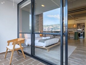 1 bedroom, desk, iron/ironing board, WiFi - w* | Divine Loft w/ balcony and ac in Laureles (Medellín)