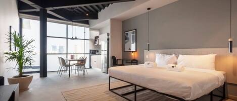 2 habitaciones, tabla de planchar con plancha, cuna de viaje y wifi