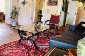 Apartment, Multiple Beds | Living area