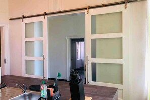 Apartment, Multiple Beds | Bathroom | Shower, hair dryer, towels - Inviting 3-bed Villa Apartment in Bad Kreuznach (Bad Kreuznach)