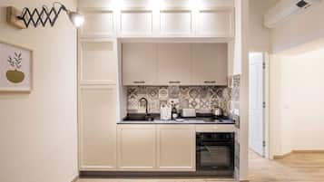 Frigorífico, horno, placa de cocina y lavavajillas