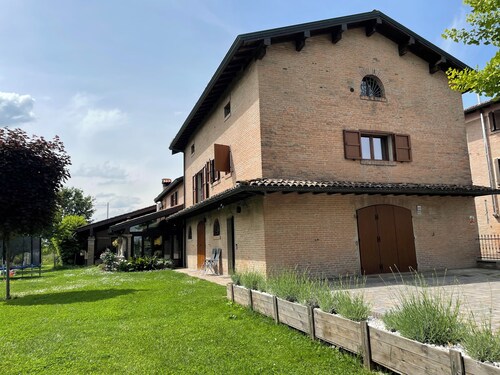 Apartment in country villa with traditional DOP vinegar cellar