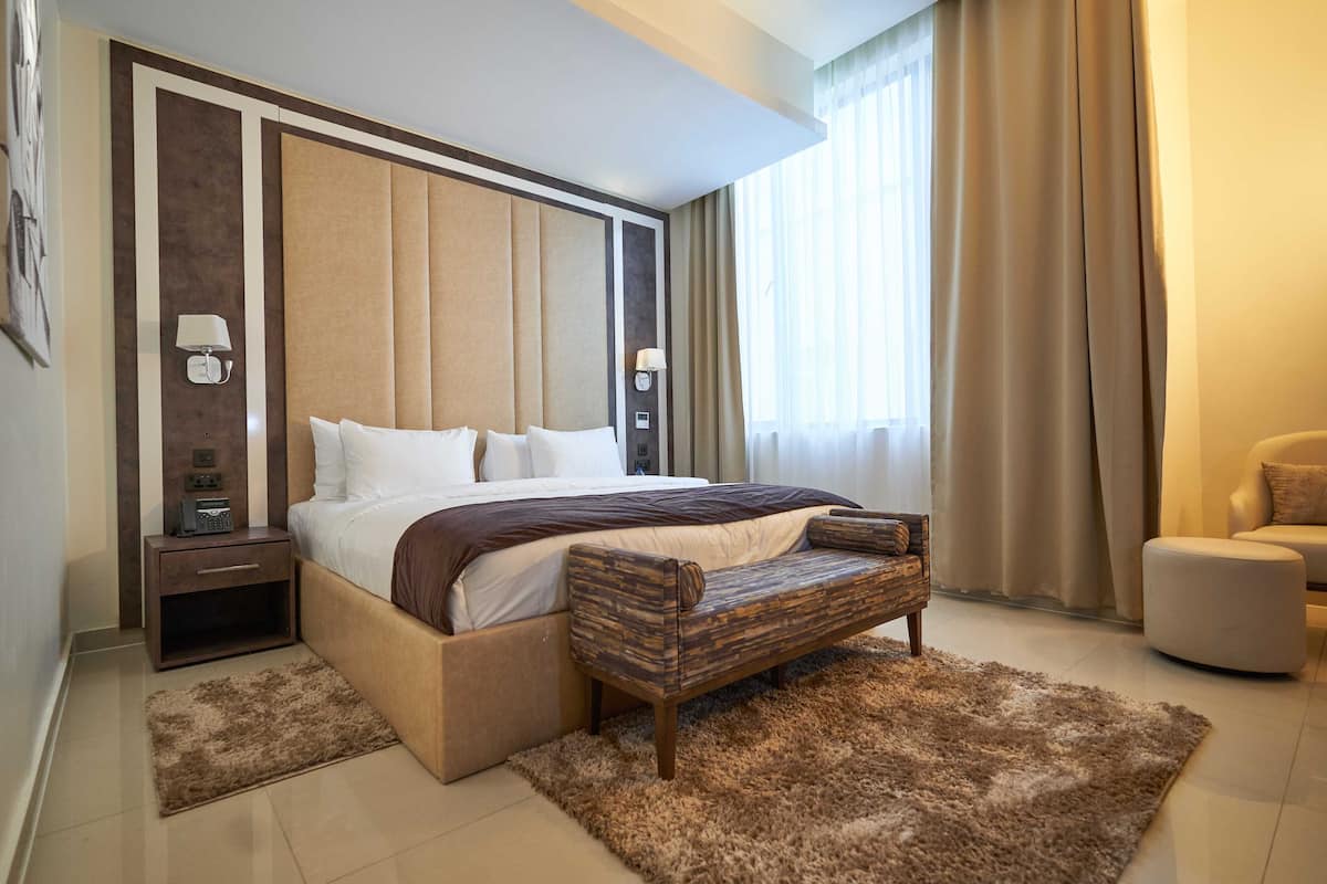 In-room safe, free WiFi