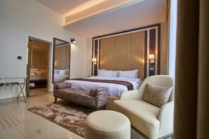 In-room safe, free WiFi - Monty Suites Lekki (Lekki)