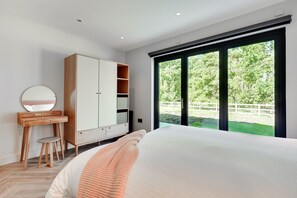 4 bedrooms, iron/ironing board, travel cot, free WiFi